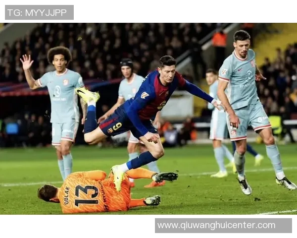 阿斯报道莱万缺席国王杯弗里克计划大幅度轮换阵容